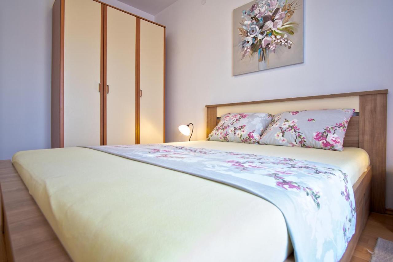 Apartman Luka Fazana Exterior photo